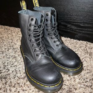 1460 women's pascal
virginia leather boots